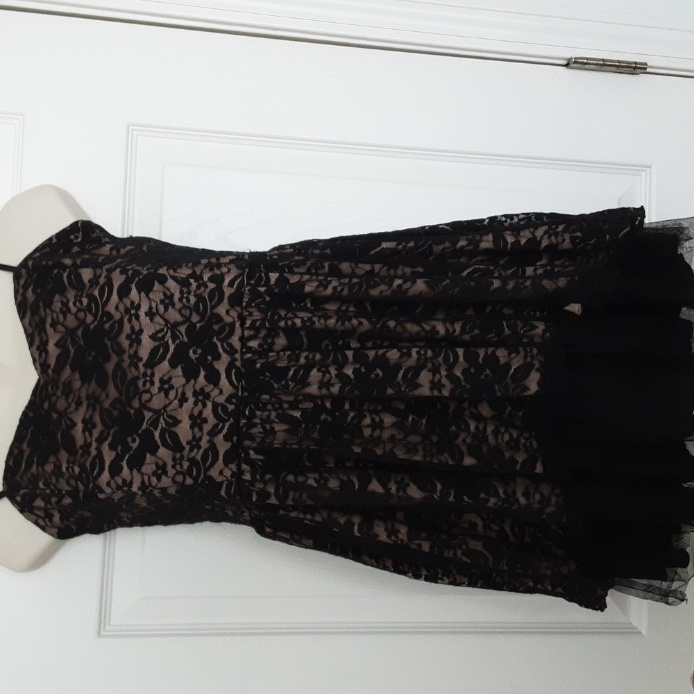 Strapless laced black dress
